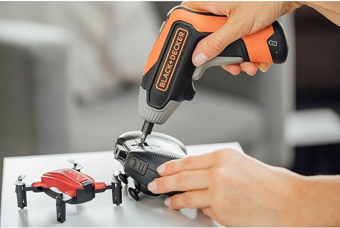 BLACK+DECKER Cordless Rapid Screwdriver with Bits and Storage Case 3.6V - Image 3